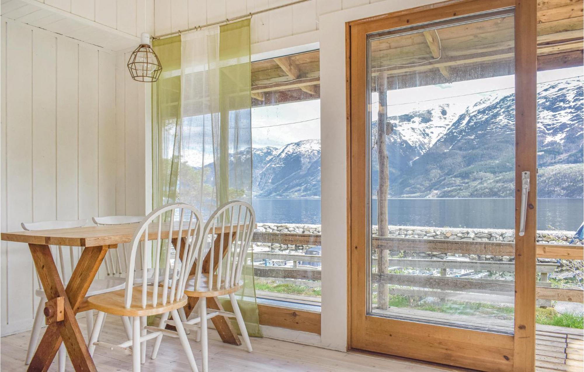 Beautiful Home In Vallavik With Kitchen Bu Εξωτερικό φωτογραφία