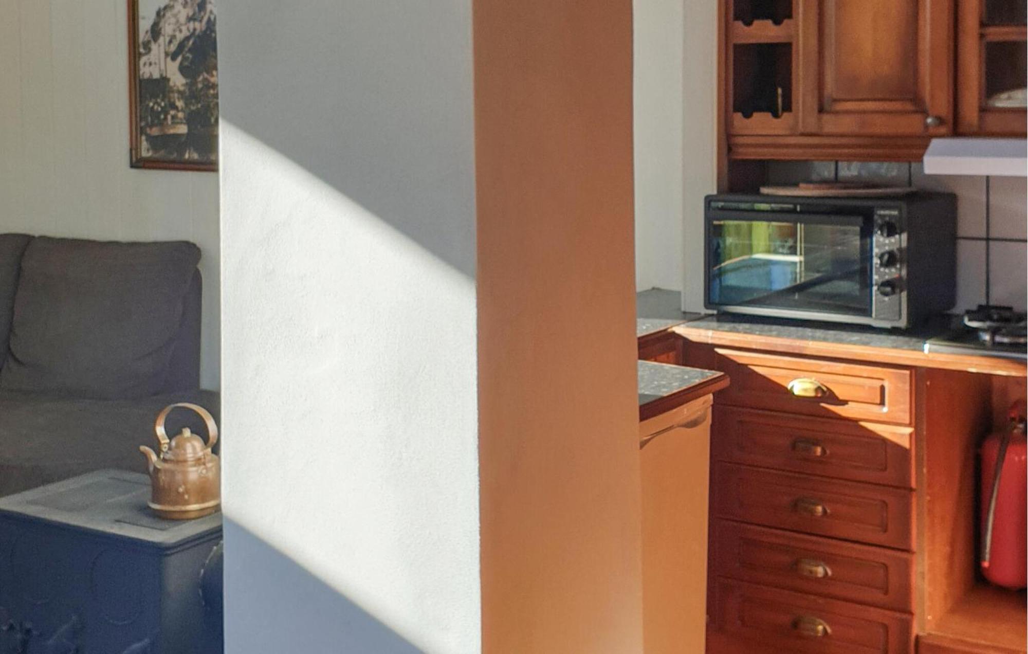 Beautiful Home In Vallavik With Kitchen Bu Εξωτερικό φωτογραφία